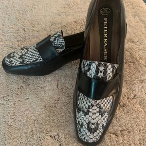 NWOT Peter Kaiser Sz 8.5 black and white snake print loafers